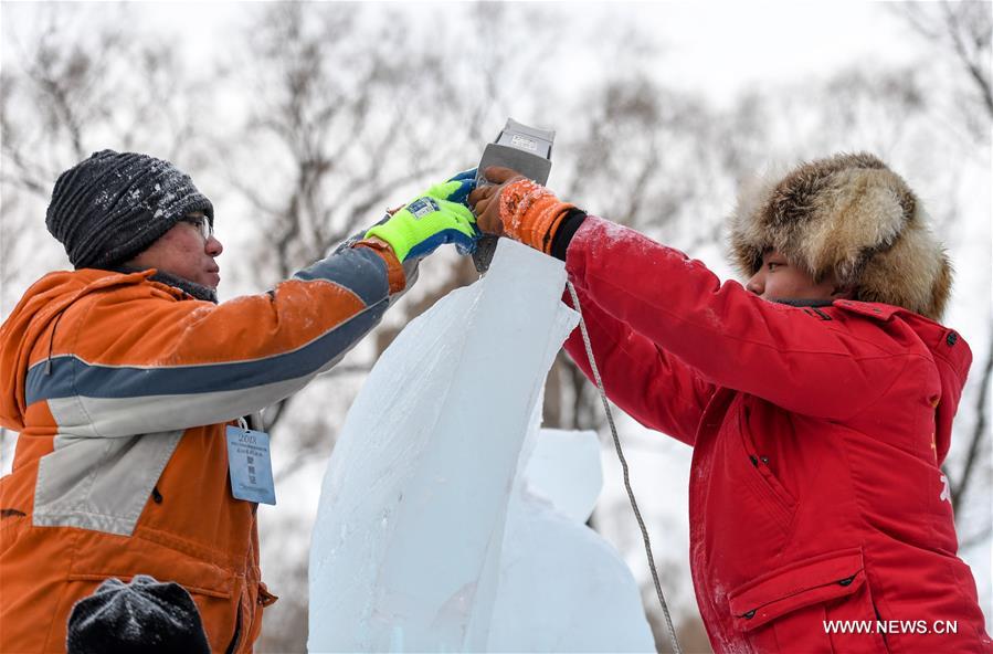 CHINA-HEILONGJIANG-HARBIN-ICE SCULPTURE-COMPETITION (CN)