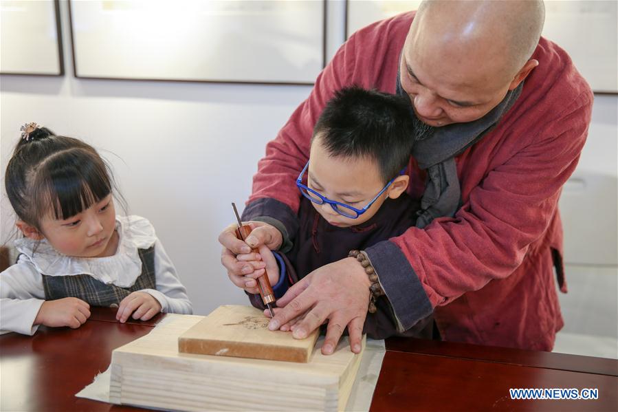 CHINA-BEIJING-WOODBLOCK PAINTING-COURSE (CN)