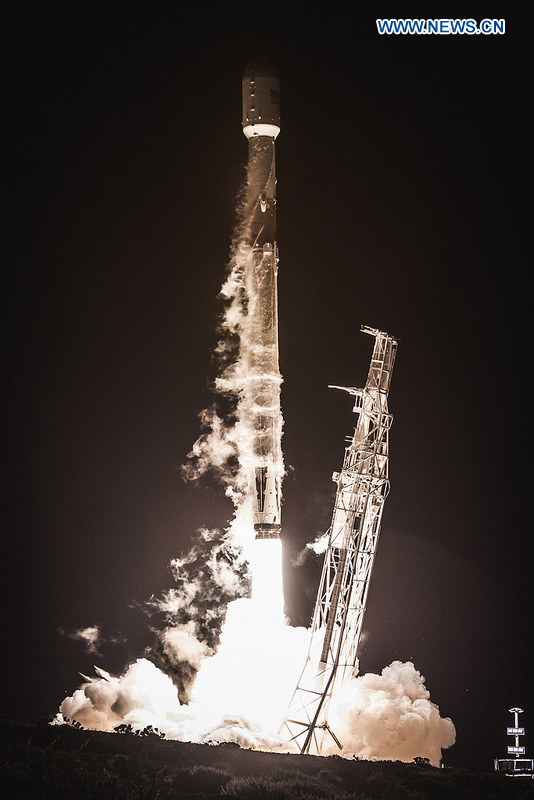 U.S.-VANDENBERG AIR FORCE BASE-SPACE X-SATELLITES