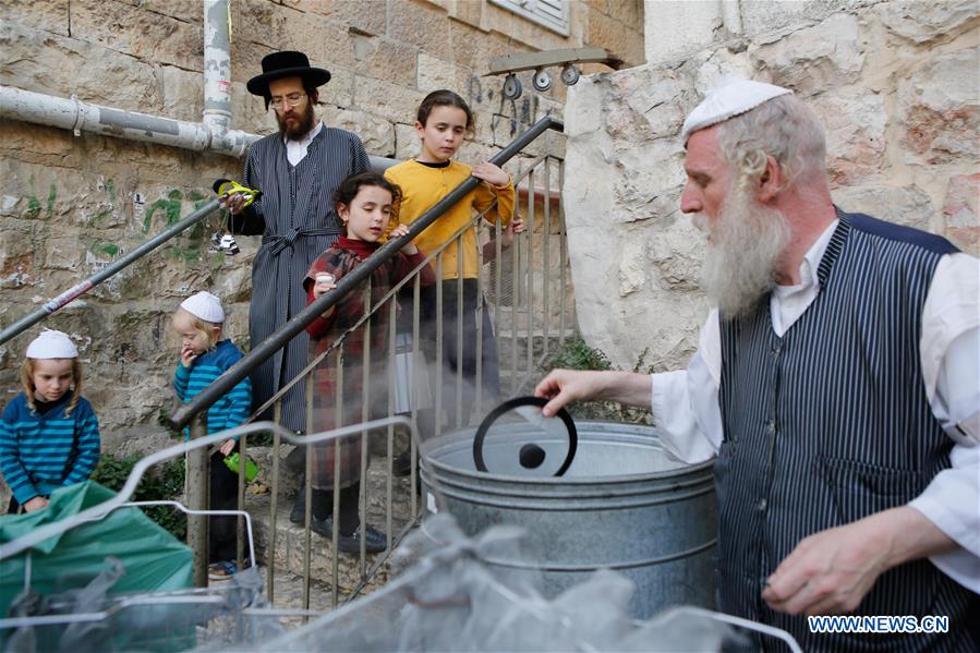 MIDEAST-JERUSALEM-PASSOVER-PREPARATION