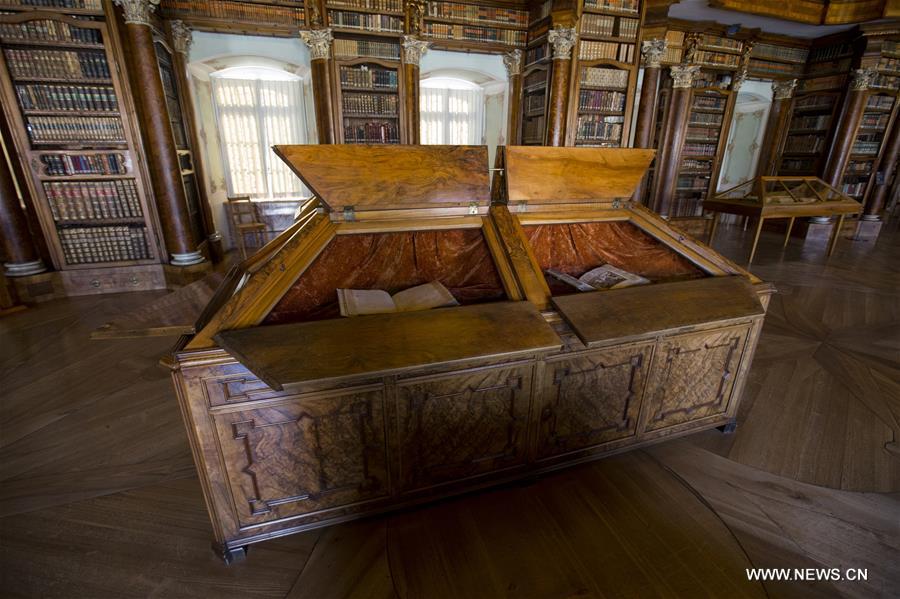 SWITZERLAND-ST.GALLEN CITY-ABBEY LIBRARY