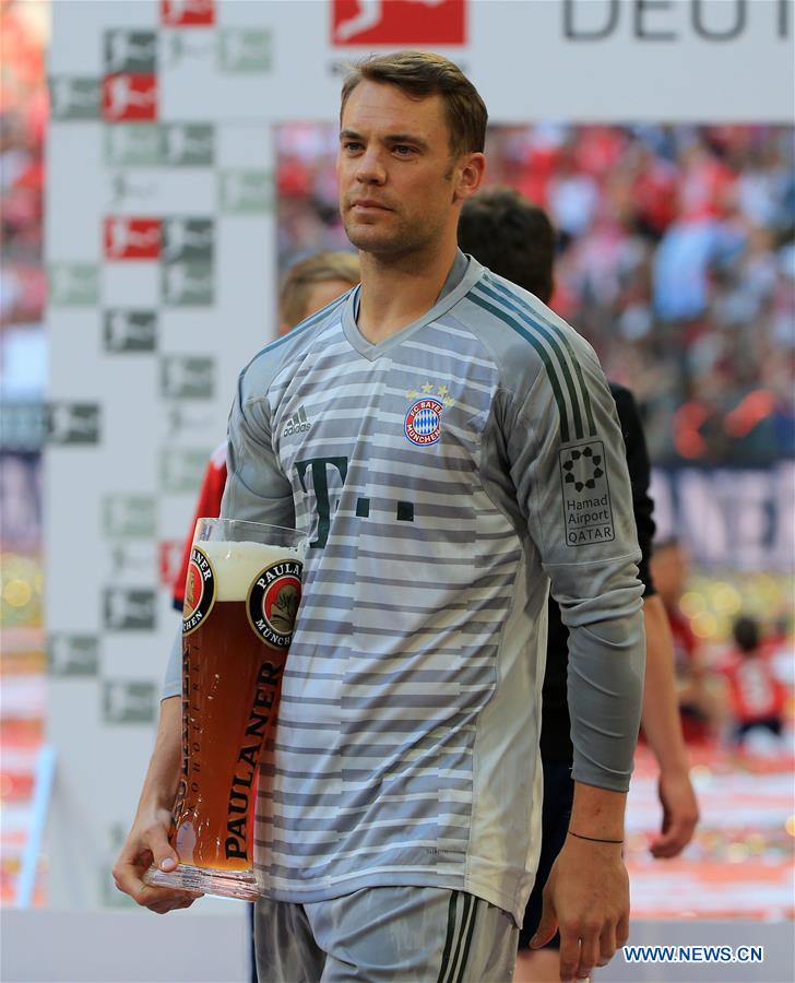 (SP)GERMANY-MUNICH-SOCCER-BUNDESLIGA-BAYERN MUNICH-AWARDING CEREMONY