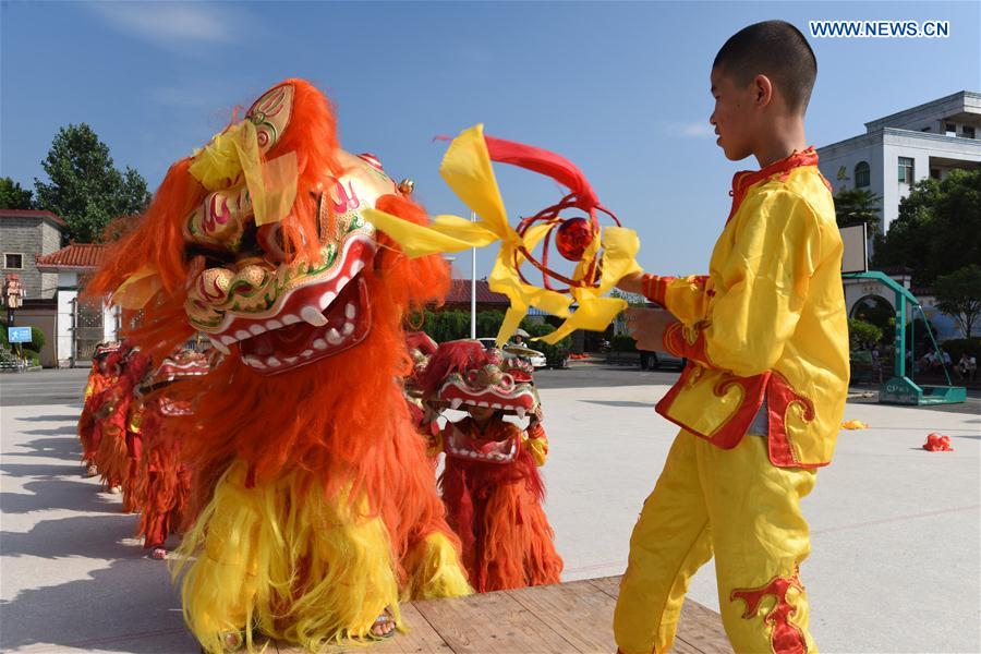 CHINA-JIANGXI-SCHOOL-CLASS-LION DANCE (CN)