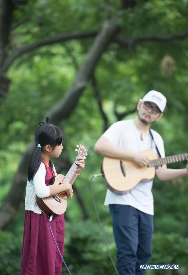 CHINA-HANGZHOU-UKULELE CARNIVAL (CN)