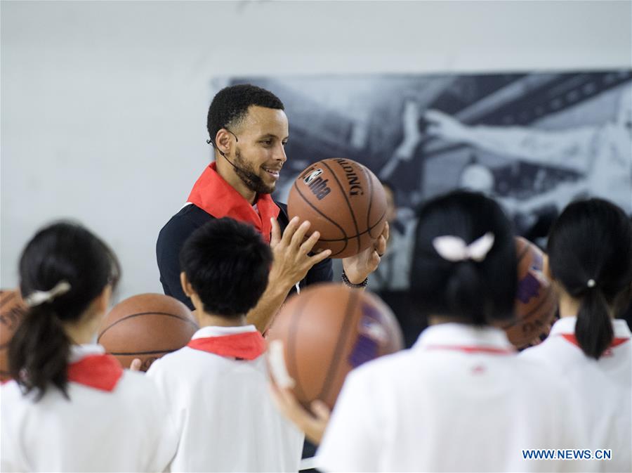 (SP)CHINA-WUHAN-BASKETBALL-NBA-STEPHEN CURRY (CN)