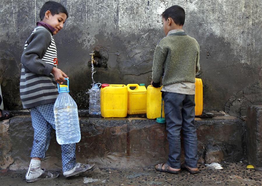 YEMEN-SANAA-CHILDREN-WATER