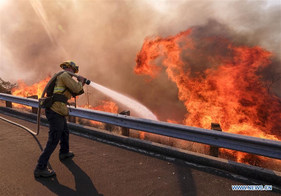 U.S.-SIMI VALLEY-WILDFIRE