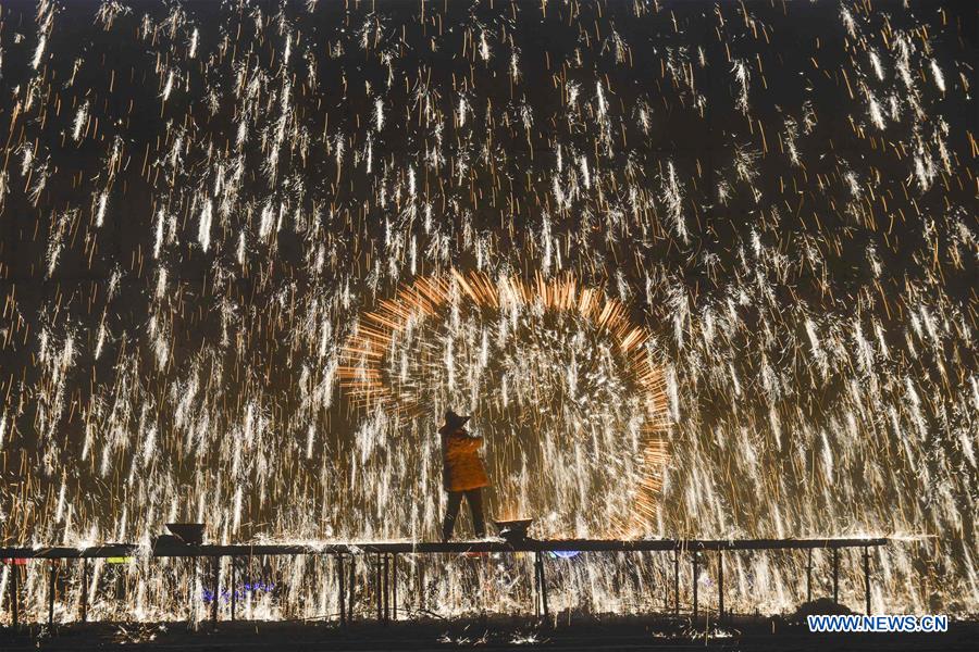 #CHINA-HEBEI-LANTERN FESTIVAL-MOLTEN IRON FIREWORKS (CN)