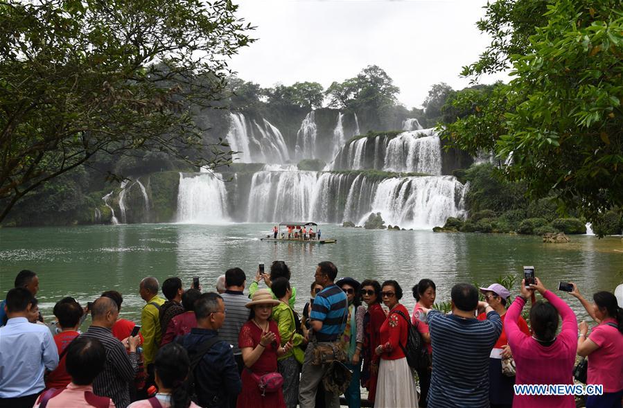 CHINA-GUANGXI-WATERFALL (CN)