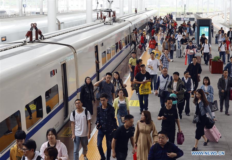 CHINA-CHONGQING-MAY DAY HOLIDAY-TRAVEL RUSH (CN)