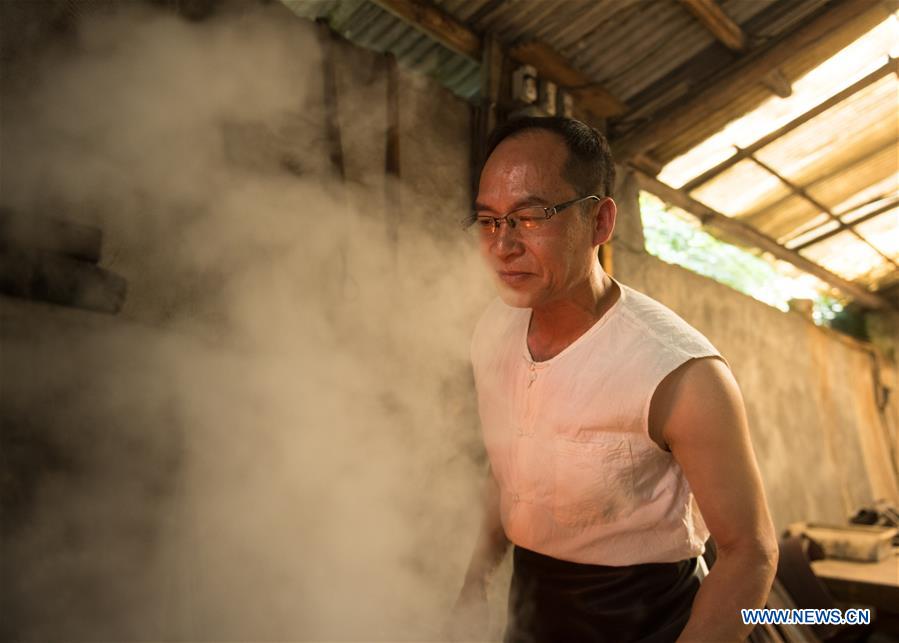 CHINA-ZHEJIANG-SWORD MAKING (CN)