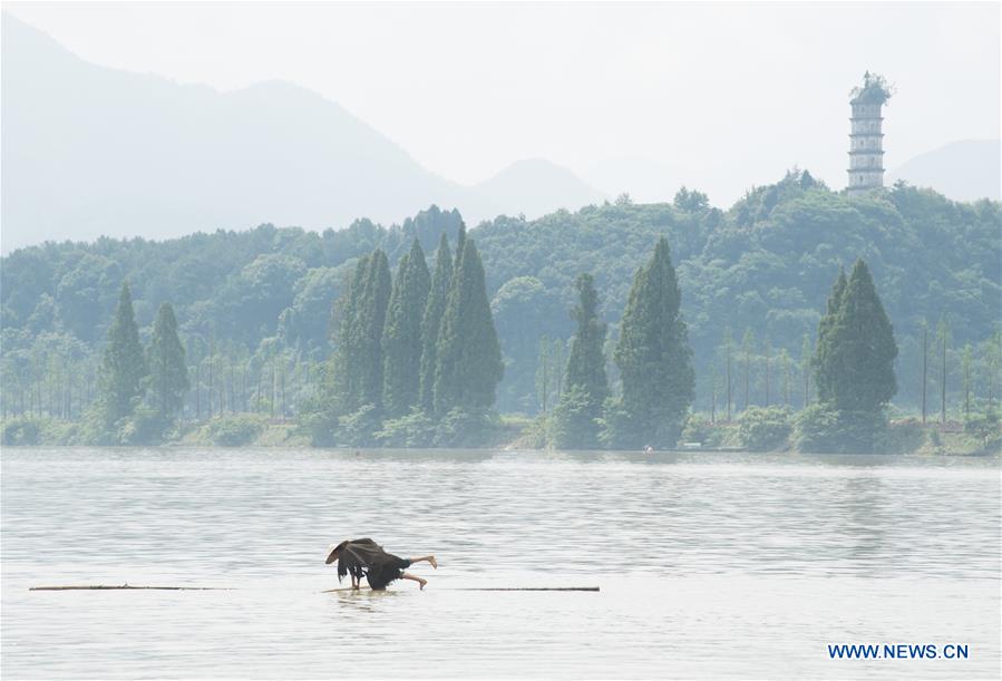 XINHUA PHOTOS OF THE DAY