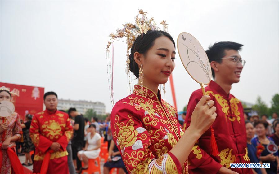 CHINA-HEBEI-HUANGHUA-GROUP WEDDING (CN)