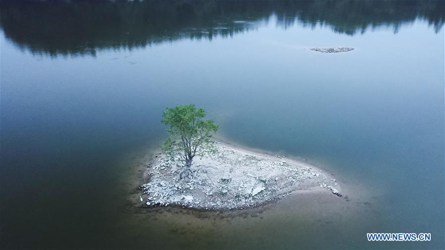 CHINA-ANHUI-YIXIAN-AUTUMN SCENERY (CN)