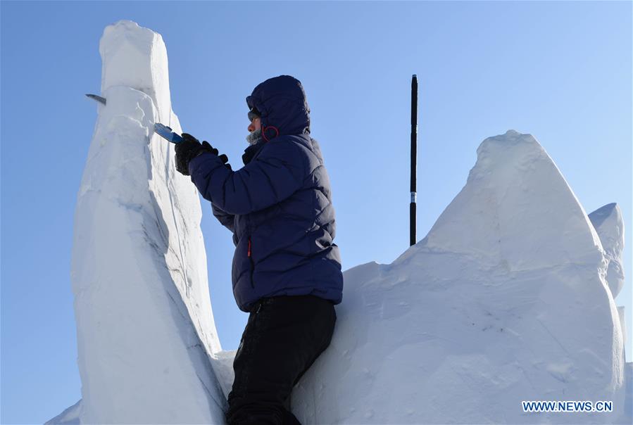 CHINA-INNER MONGOLIA-HULUN BUIR-SNOW SCULPTURE (CN)