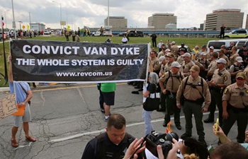 12 arrested in Chicago anti-violence Labor Day protest