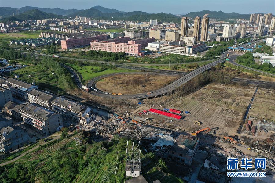 （社會(huì)）（1）國(guó)務(wù)院安委會(huì)決定對(duì)浙江溫嶺槽罐車爆炸事故查處實(shí)行掛牌督辦