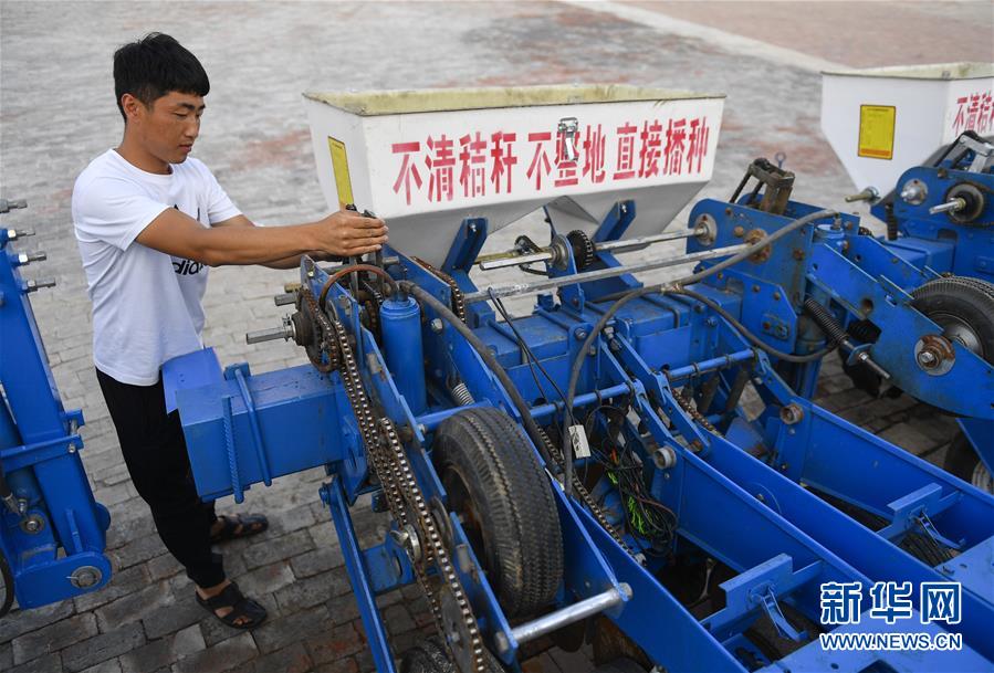 （新華全媒頭條·圖文互動）（1）為現(xiàn)代農(nóng)業(yè)探新路——來自吉林梨樹的田野報告