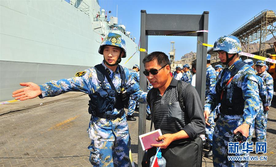 （新華全媒頭條·圖文互動）（7）沿著中國特色強軍之路闊步前進——黨中央、中央軍委領(lǐng)導推進國防和軍隊建設70年紀實