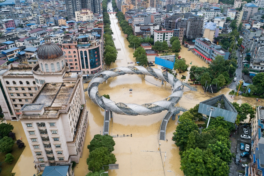 湖南湘西遭遇強(qiáng)降雨