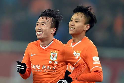 中超：山東魯能主場2-0戰(zhàn)勝長春亞泰