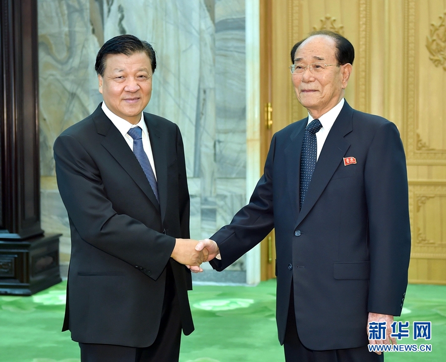 10月10日，正在朝鮮訪問的中共中央政治局常委、中央書記處書記劉云山在平壤會(huì)見朝鮮勞動(dòng)黨中央政治局常委、最高人民會(huì)議常任委員會(huì)委員長金永南。 新華社記者 李濤 攝